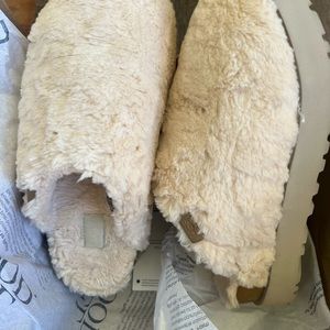BRAND NEW UGG Fuzz Sugar Slide Ladies Slippers